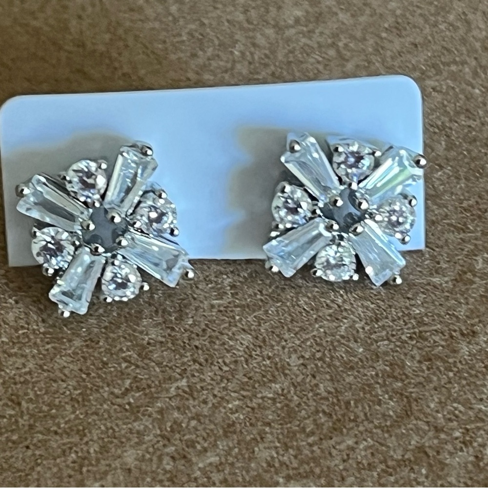 Pretty Bird White Gold Plated Stud Earrings NEW!